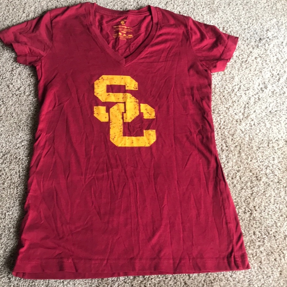 NWOT Women's Short Sleeve V-Neck Tee in Cardinal